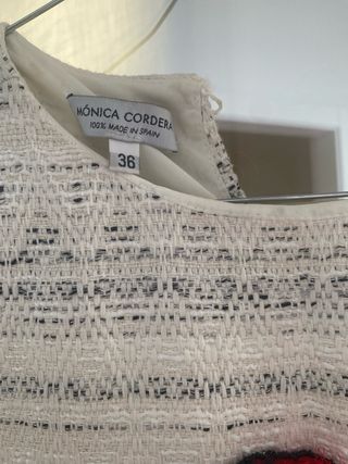 Vestido Mónica Cordera Beige con Relieve