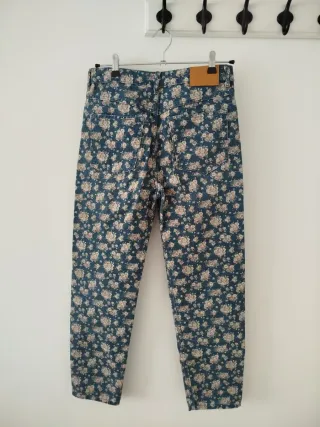 Pantalones vaqueros florales