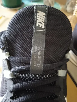 Deportivas Nike Niños Negras y Blancas