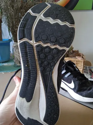 Deportivas Nike Niños Negras y Blancas