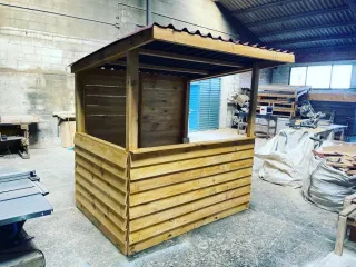 Chiringuito Bar Piscina Jardín Madera