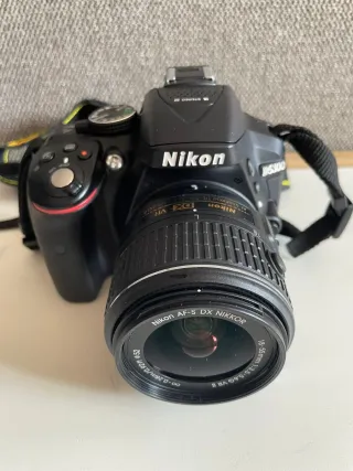 Nikon D5300 + Objetivo 18-55 VR II | Como nueva