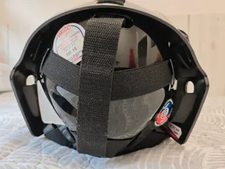 Casco de hockey CCM negro