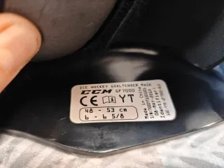 Casco de hockey CCM negro