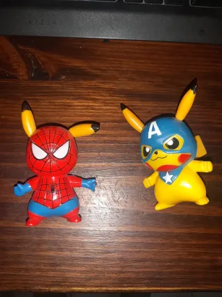 Muñeco Pikachu Spiderman y Capitán América