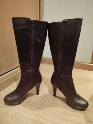 Botas  tacón 10 cm tacon.Talla 36.Piel.