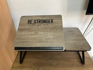 Scrivania portatile pieghevole con design