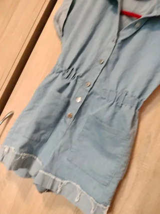 Mono peto vaquero elástico corto