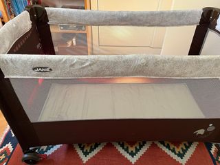 Cuna de viaje Jané con colchón