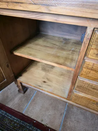 Aparador de madera rústico