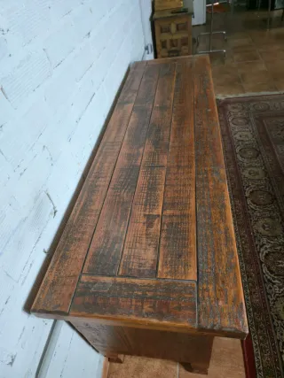 Aparador de madera rústico