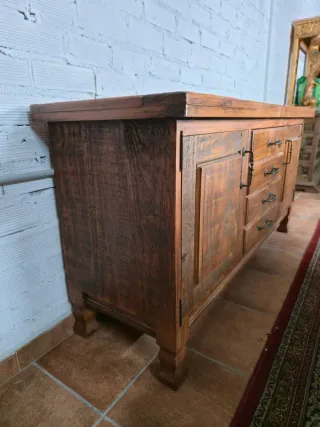 Aparador de madera rústico