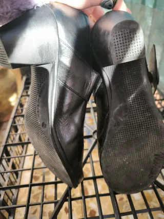 Zapatos negros tacón bajo