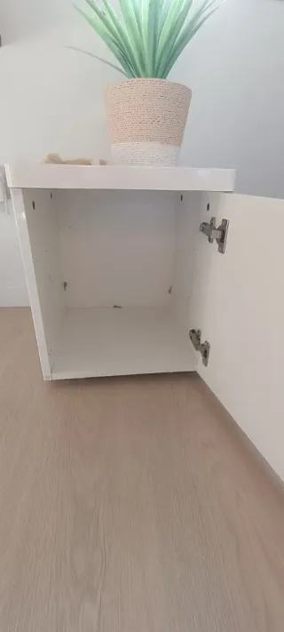 Mueble auxiliar blanco alto brillo