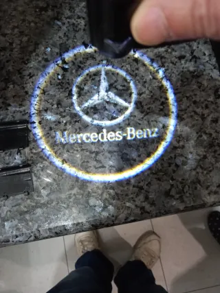 Logos Mercedes Benz para puertas