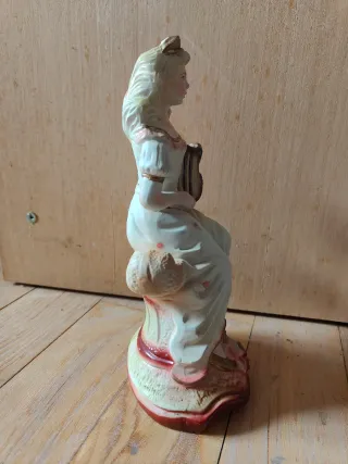 Figura porcelana mujer Royal Japan vintage