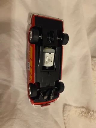 Scalextric Datsun Rojo Shell