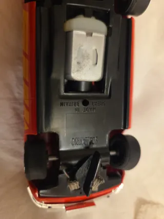 Scalextric Datsun Rojo Shell