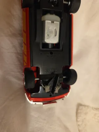 Scalextric Datsun Rojo Shell