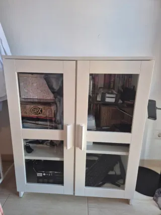 Armario pequeño puertas cristal Ikea
