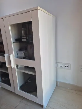 Armario pequeño puertas cristal Ikea
