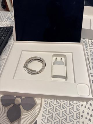 iPad Pro 11 M2 256GB Plata Caja con Cargador