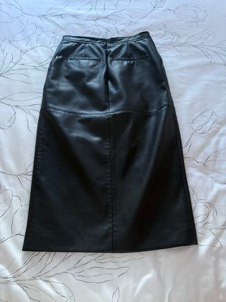 Falda Zara Larga Piel XS con abertura y bolsillos