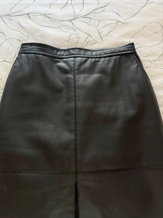 Falda Zara Larga Piel XS con abertura y bolsillos