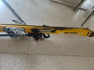 Esquís Salomon con fijaciones
