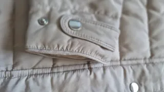 Chaqueta acolchada beige