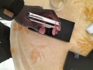 Samsung Galaxy Z Flip4 Gris/Rosa rota pantalla