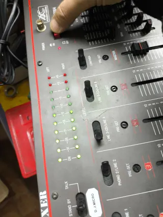 Mesa de mezclas profesional Acoustic Control