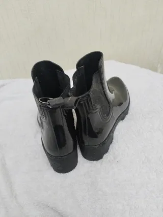 Botas de agua negras charol