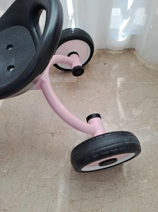 Triciclo rosa AIYAPLAY