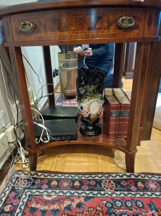 Consola de entrada de madera y espejo