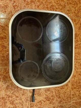 Vitrocerámica, horno y campana extractora