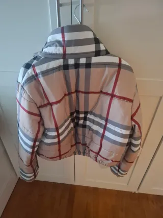 Plumífero cuadros beige y multicolor