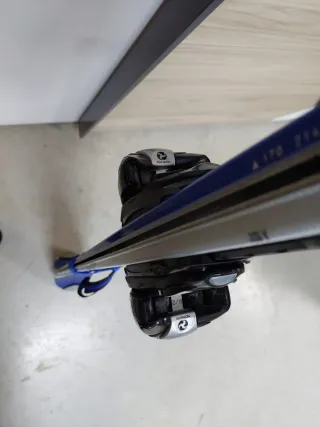 Esquís y bastones Salomon