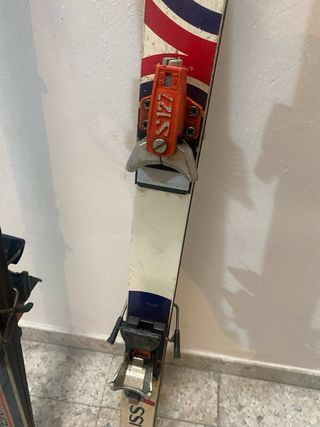 Esquís Vintage Rossignol y Carrera