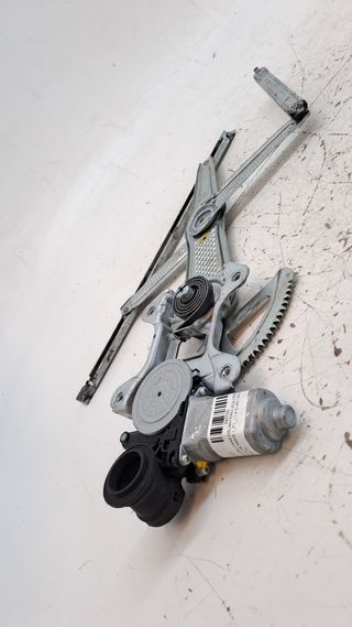 ELEVALUNAS DELANTERO IZQUIERDO TOYOTA YARIS (_P1_)