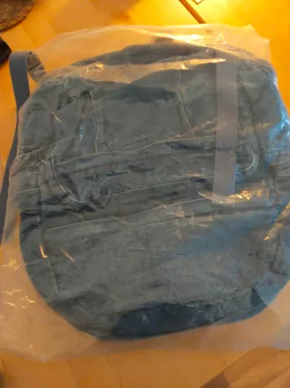 Mochila de tela vaquera azul