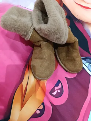 Botas niña marrones con pelo
