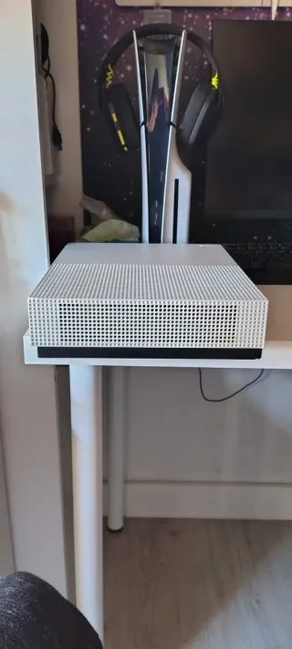 Xbox One S + 3 juegos + Mando