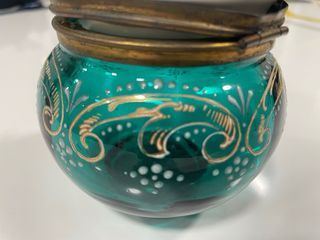 Frasco antiguo de perfume. 8x9cm.