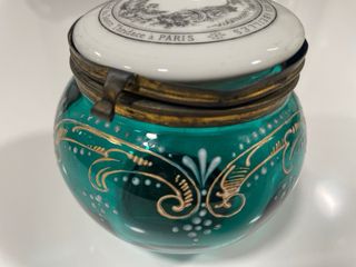 Frasco antiguo de perfume. 8x9cm.