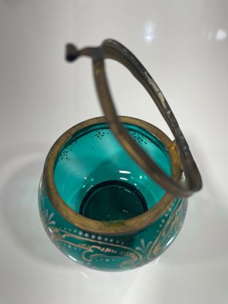 Frasco antiguo de perfume. 8x9cm.