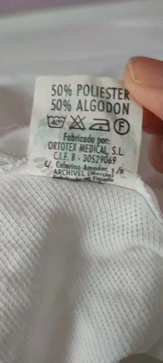 Sábana de sujeción de tela blanca