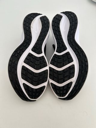 Zapatillas Nike Negras y Blancas