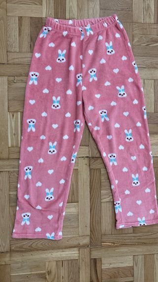 Pijama Oso Rosa talla unica. Dif marcas. 22€todo.