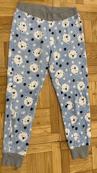 Pijama Oso Rosa talla unica. Dif marcas. 22€todo.